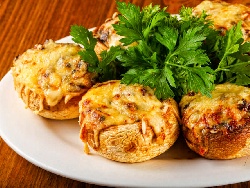 Пълнени гъби печурки с картофено пюре, кашкавал и майонеза - снимка на рецептата